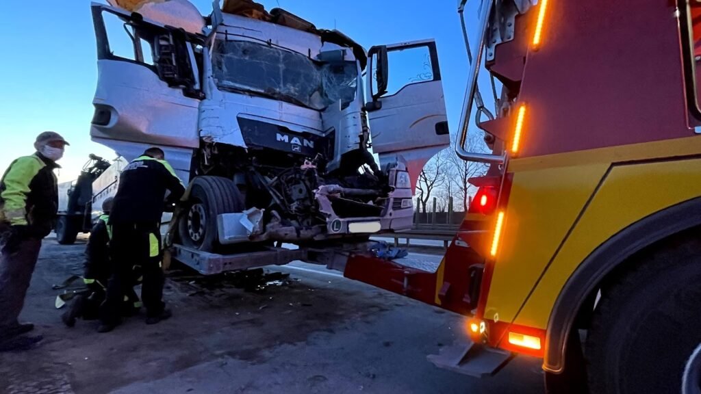 Specjalistyczne holowanie Kąty Wrocławskie w trudnych i nietypowych warunkach drogowych