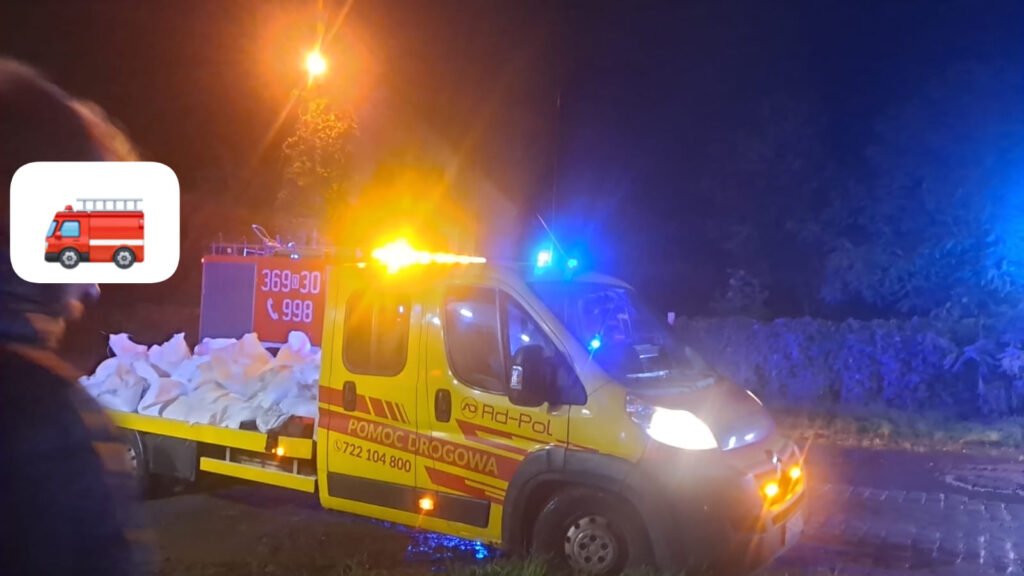 Profesjonalne holowanie Środa Śląska – laweta transportuje uszkodzony samochód po awarii na drodze lokalnej.